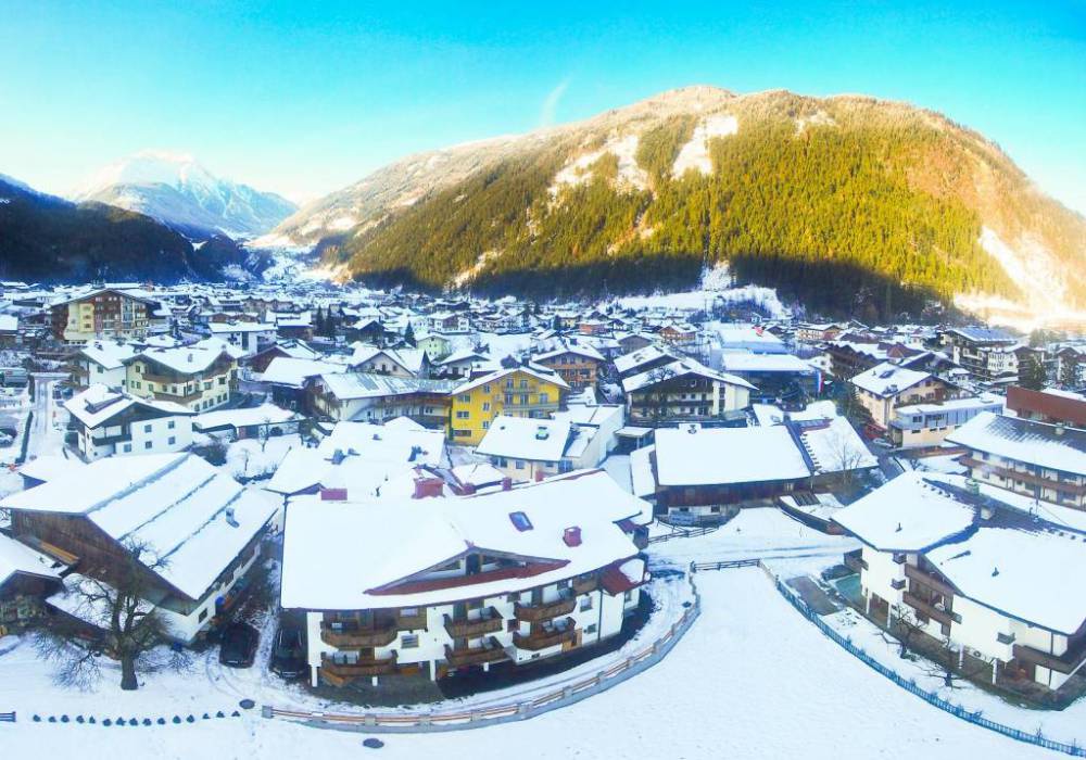 Luftfoto Alpenresort.jpg